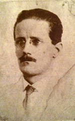 374px La Trieste de Magris al CCCB 37 James Joyce amb bigoti i ulleres