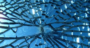 Broken_glass_300.jpg